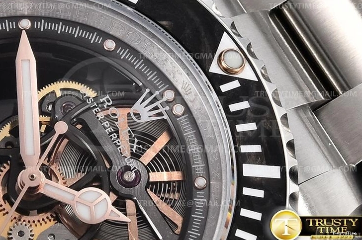 0101 ROLSUB0295B – Submariner Compact 1043